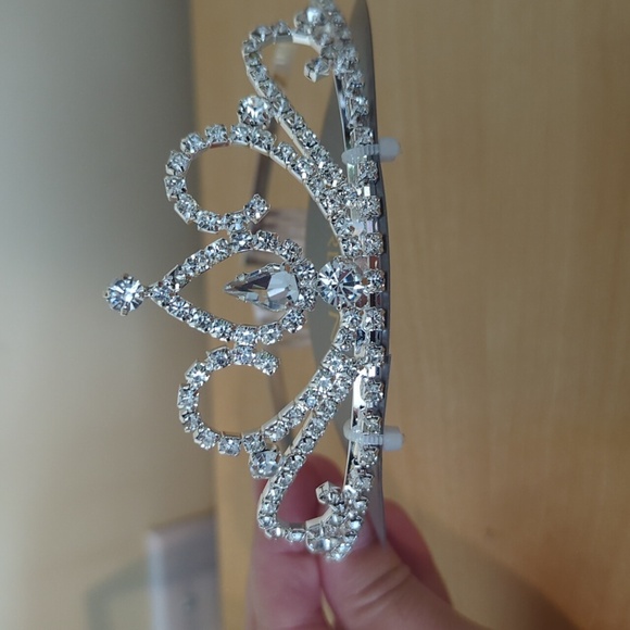 Ardene Tiaras  and necklace Brand New - Picture 3 of 9